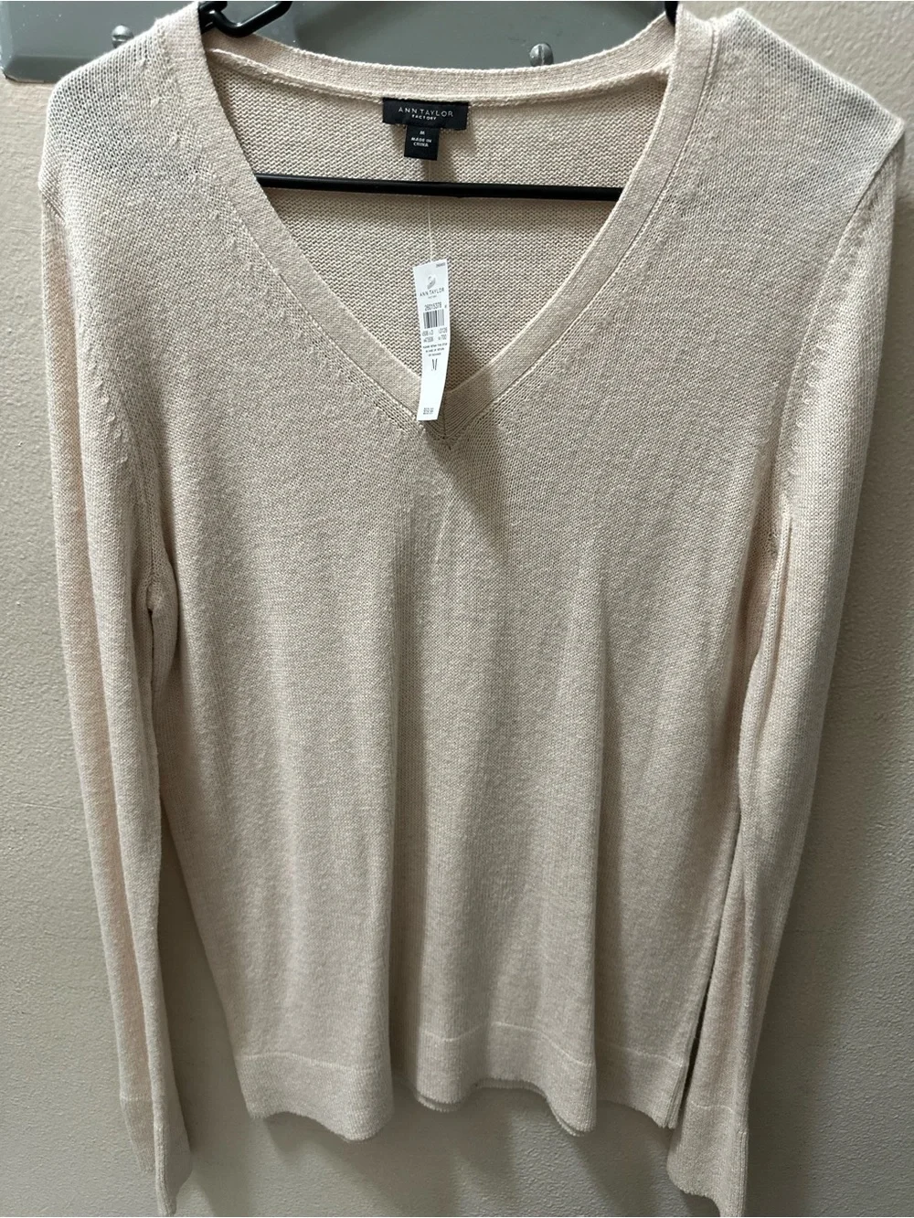 Ann Taylor Women's V-Neck Sweater - Cream